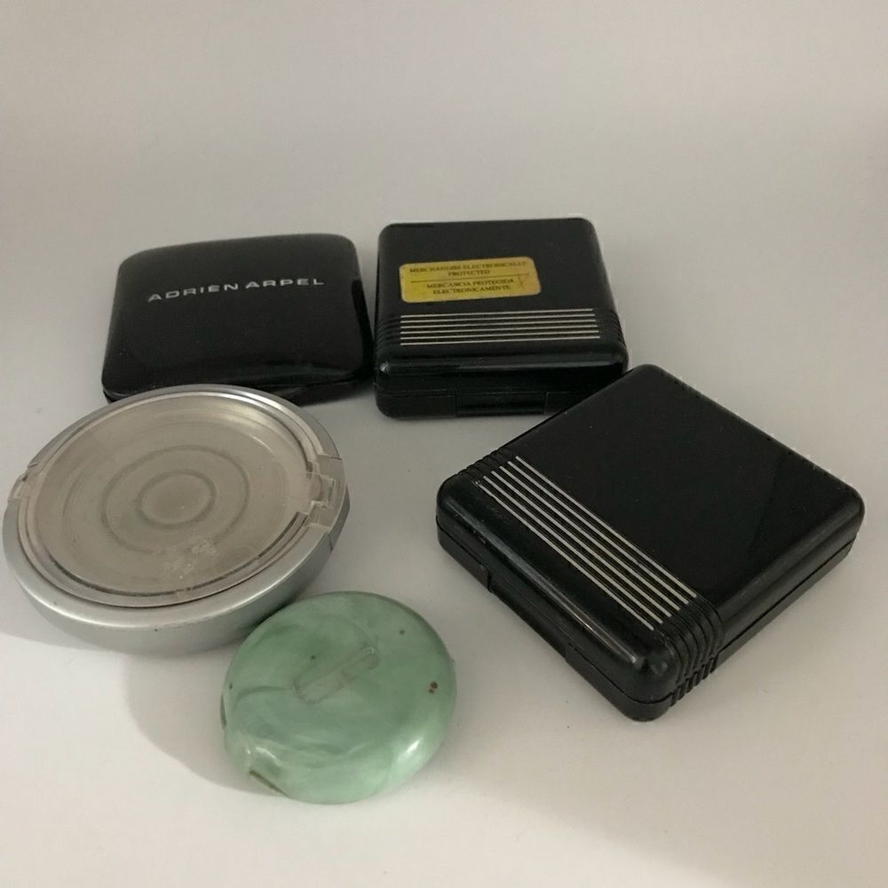 Lot of 5 empty compacts - Picture 3 of 3